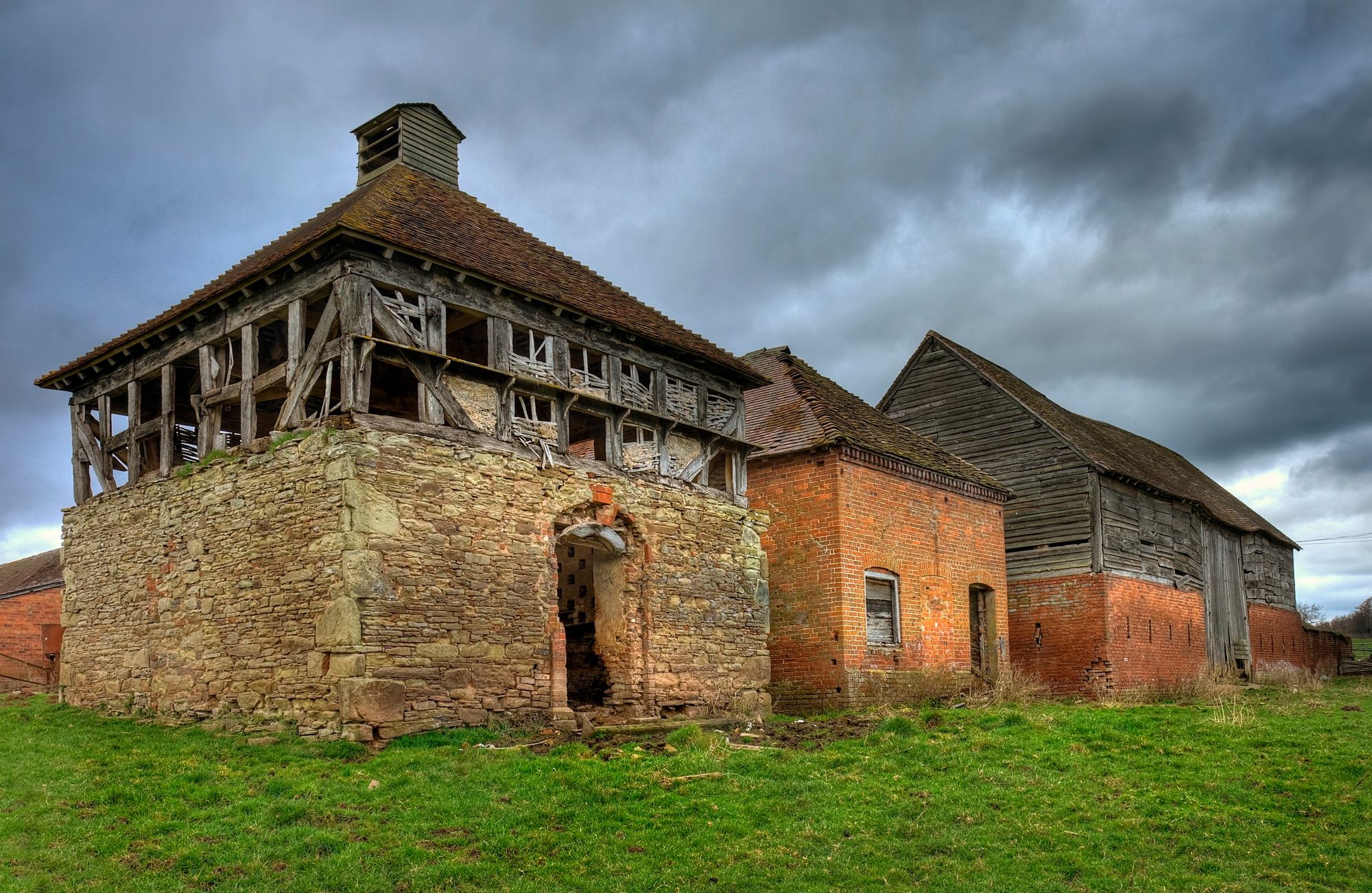 Ecological field assessment on a historic structure